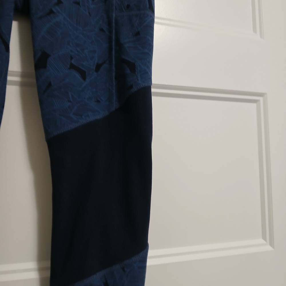 Athleta Tropical Excursion Leggings Small - Picture 9 of 10